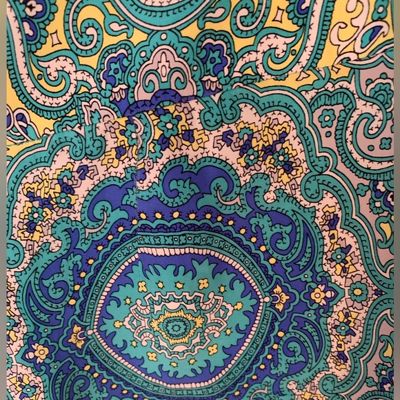 Like New! Alice & Trixie 100% Silk Print Short With Side Pockets. Size XS - Picture 8 of 10